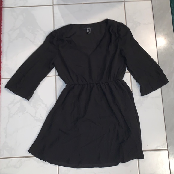 Forever 21 Dresses & Skirts - forever 21 black v-neck dress, S